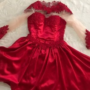 Cocktail/prom/party dress. Fits US size 4-6